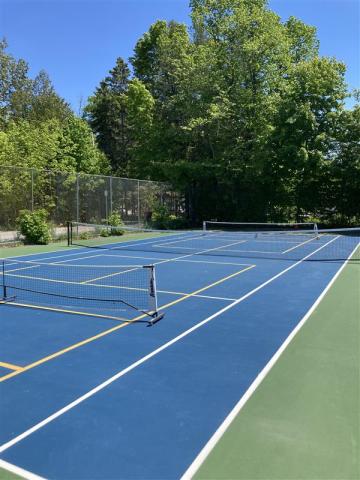 A photo of the Parkside Park Pickleball Courts